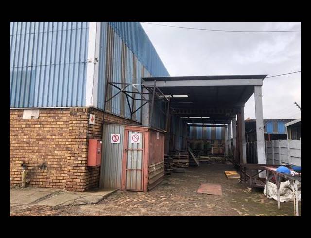 1,600M² WAREHOUSE TO LET IN ANDERBOLT